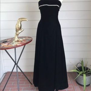 Jessica McClintock Black Velvet Strapless dress